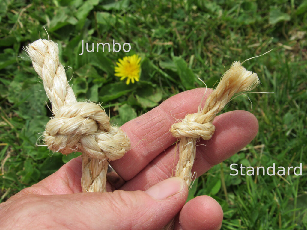 Knot size comparison between a standard size discipline and a jumbo size discipline